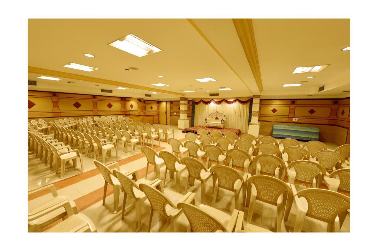 Hotel Mayas Tiruchirappalli Exterior foto