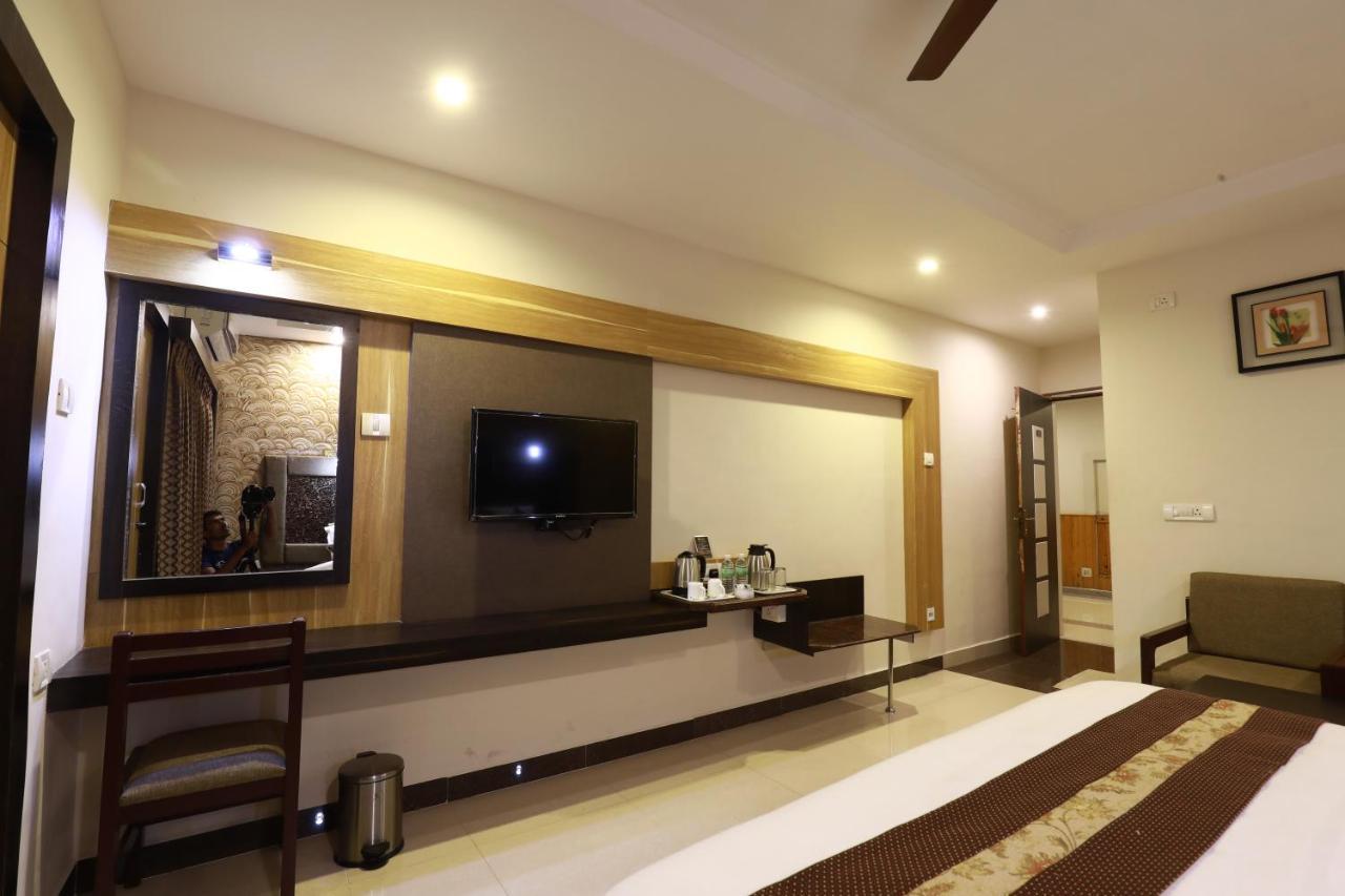 Hotel Mayas Tiruchirappalli Exterior foto