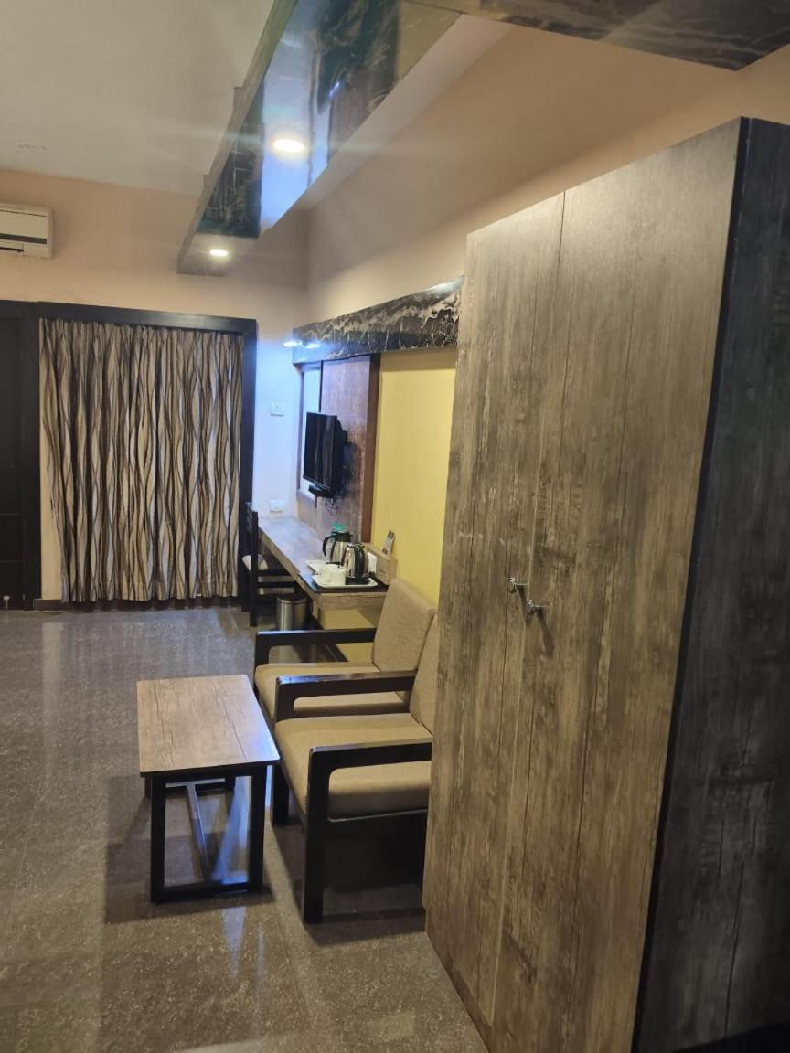 Hotel Mayas Tiruchirappalli Exterior foto