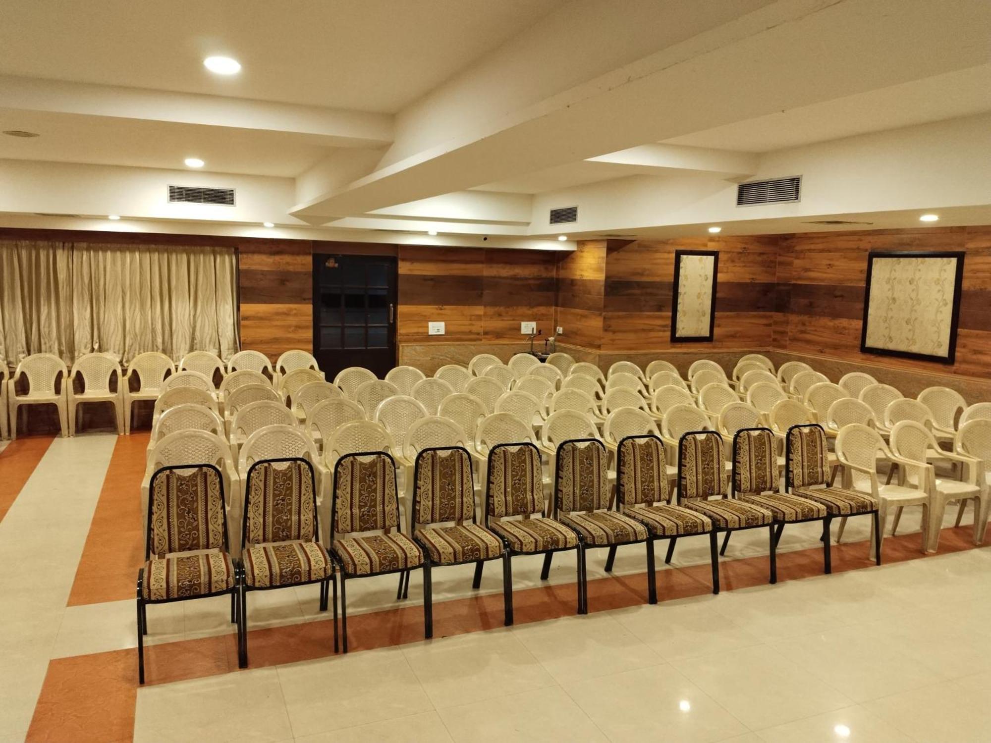 Hotel Mayas Tiruchirappalli Exterior foto