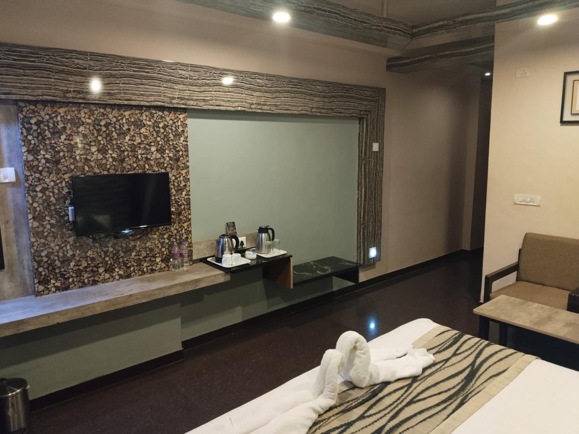 Hotel Mayas Tiruchirappalli Exterior foto