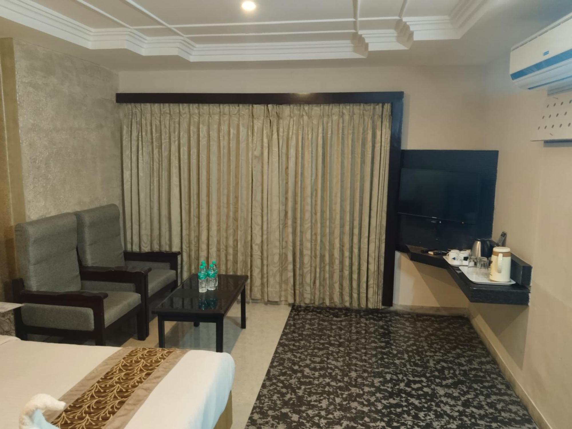 Hotel Mayas Tiruchirappalli Exterior foto